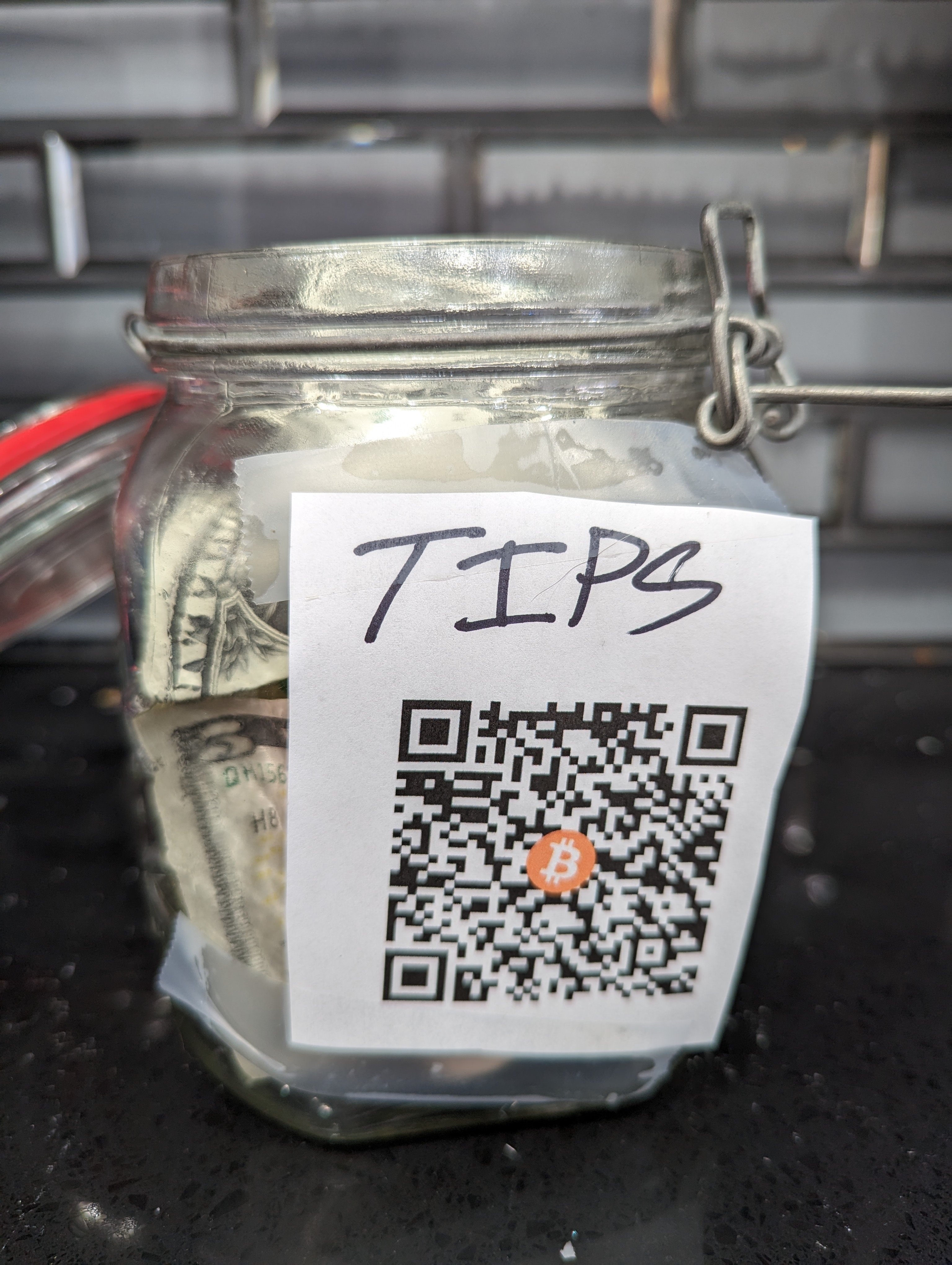 An Bitcoin Tip Jar That Pays Several People