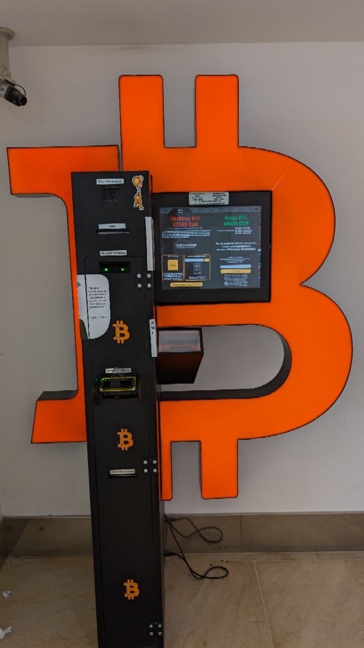 #Bitcoin ATM with some BitPop #Art…