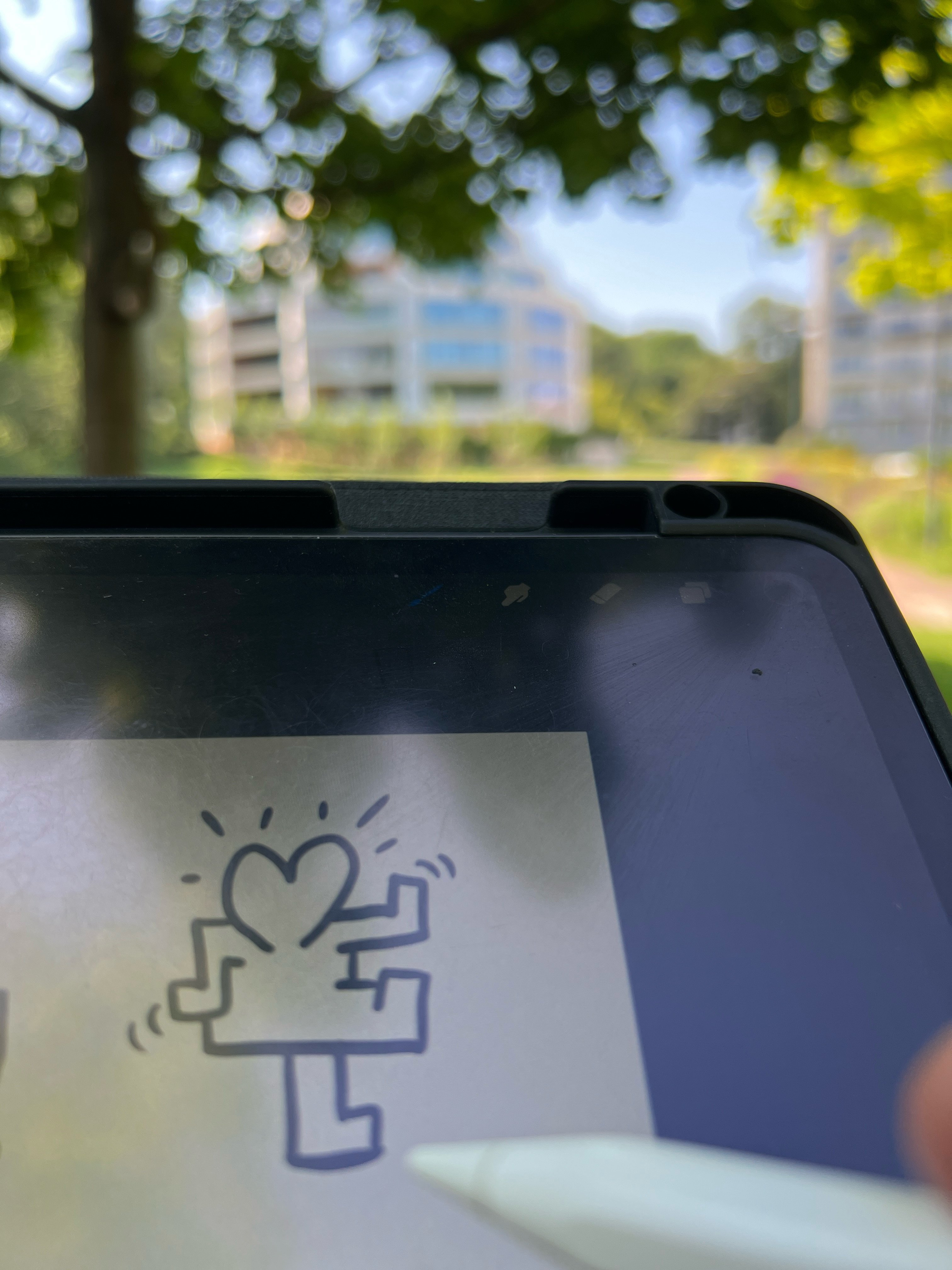 Drawing in the park 🌳✍️☀️ #art #artstr…